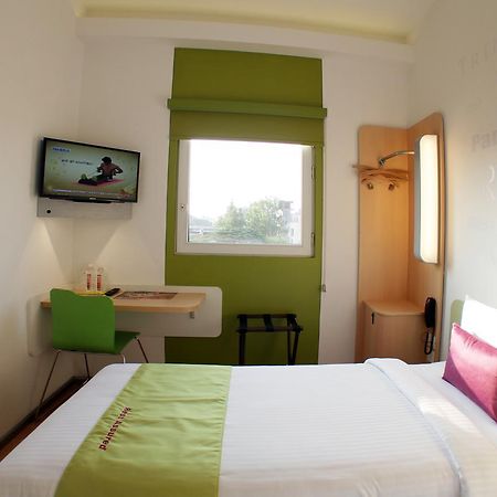 Hotel Caspia Pro Грейтър Нойда Екстериор снимка