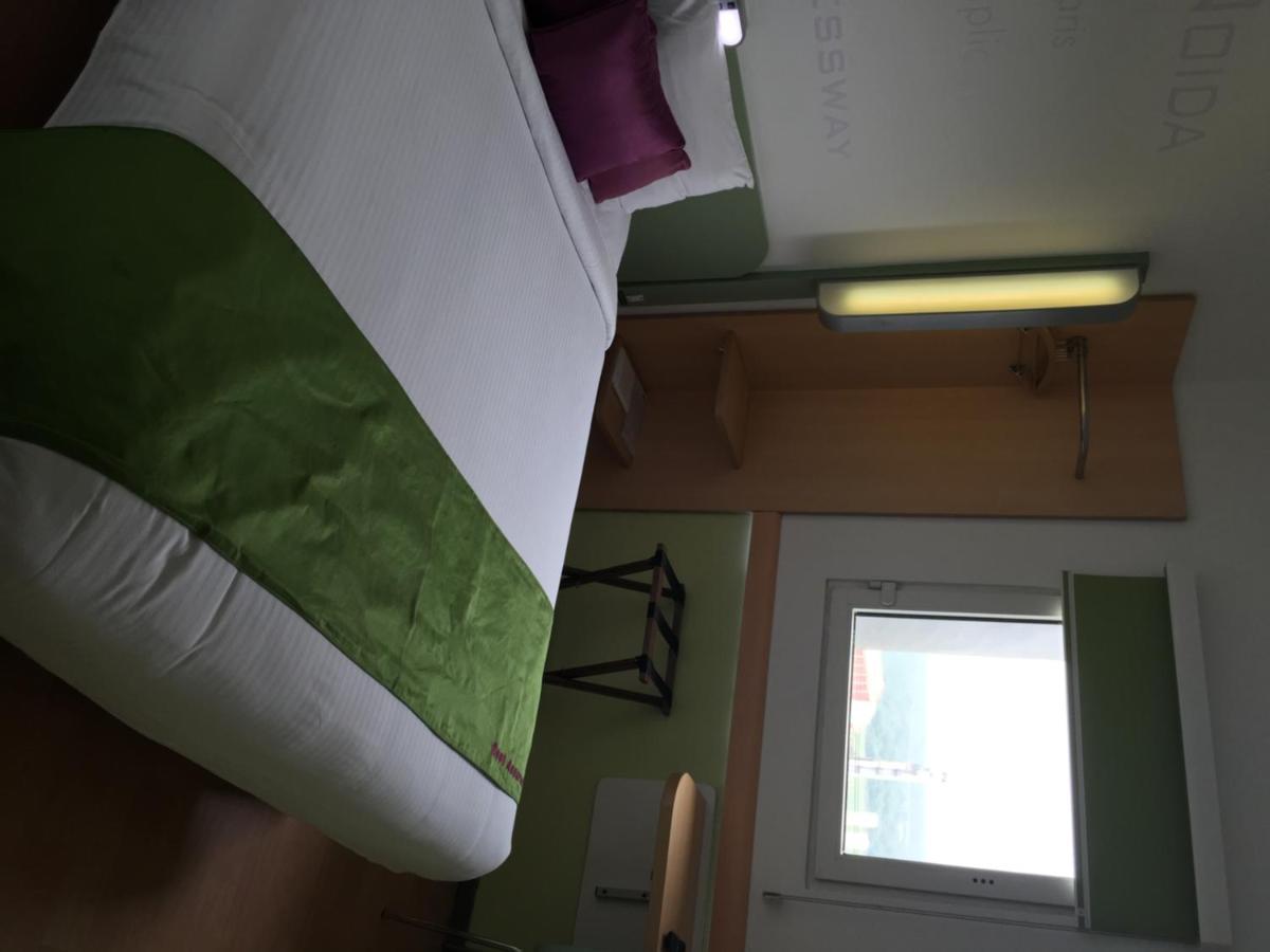 Hotel Caspia Pro Грейтър Нойда Екстериор снимка