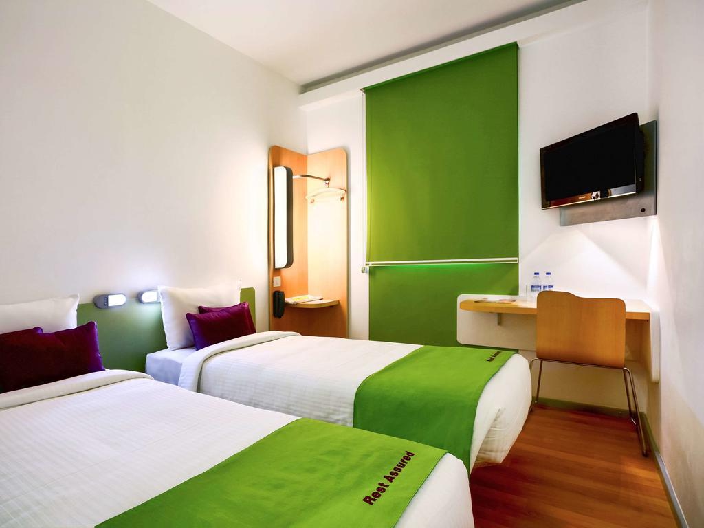 Hotel Caspia Pro Грейтър Нойда Екстериор снимка