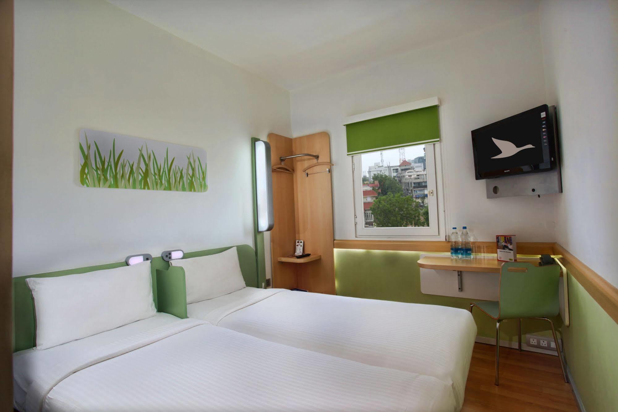Hotel Caspia Pro Грейтър Нойда Екстериор снимка